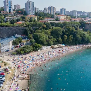 Skoljka Apartman