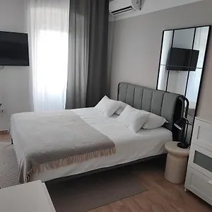 Apartment Agostini - Self Check-in - Free Gated Parking On Site, Rijeka